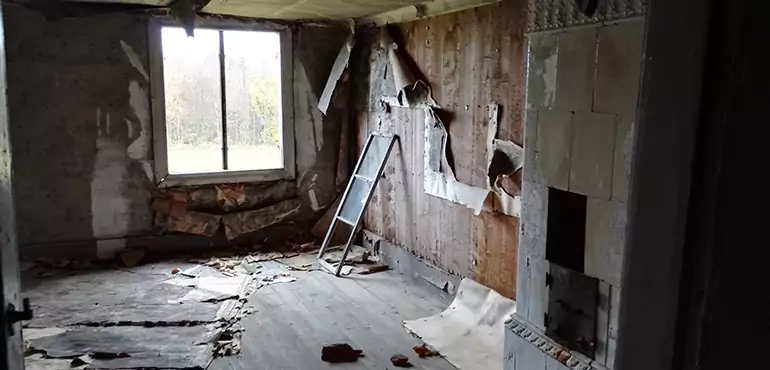 Why Selling a Distressed House Through Traditional Methods Fails in Newark